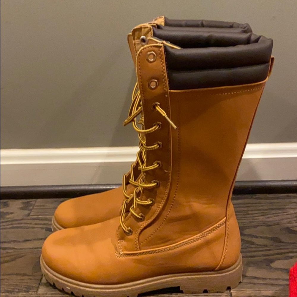 Never been worn. Size 6 in girls. Brand new. - Picture 2 of 6